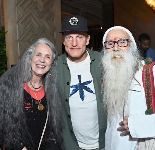 Nikki Lastreto, Woody Harrelson, Swami Chaitanya